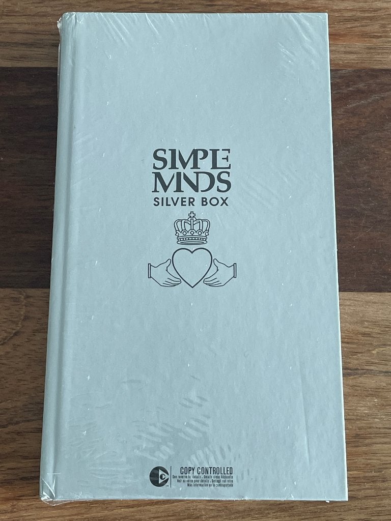 5Cd Box Simple Minds Silver Box met Our Secrets Are Cd NIEUW, Ophalen of Verzenden, Nieuw in verpakking, Pop, Boxset