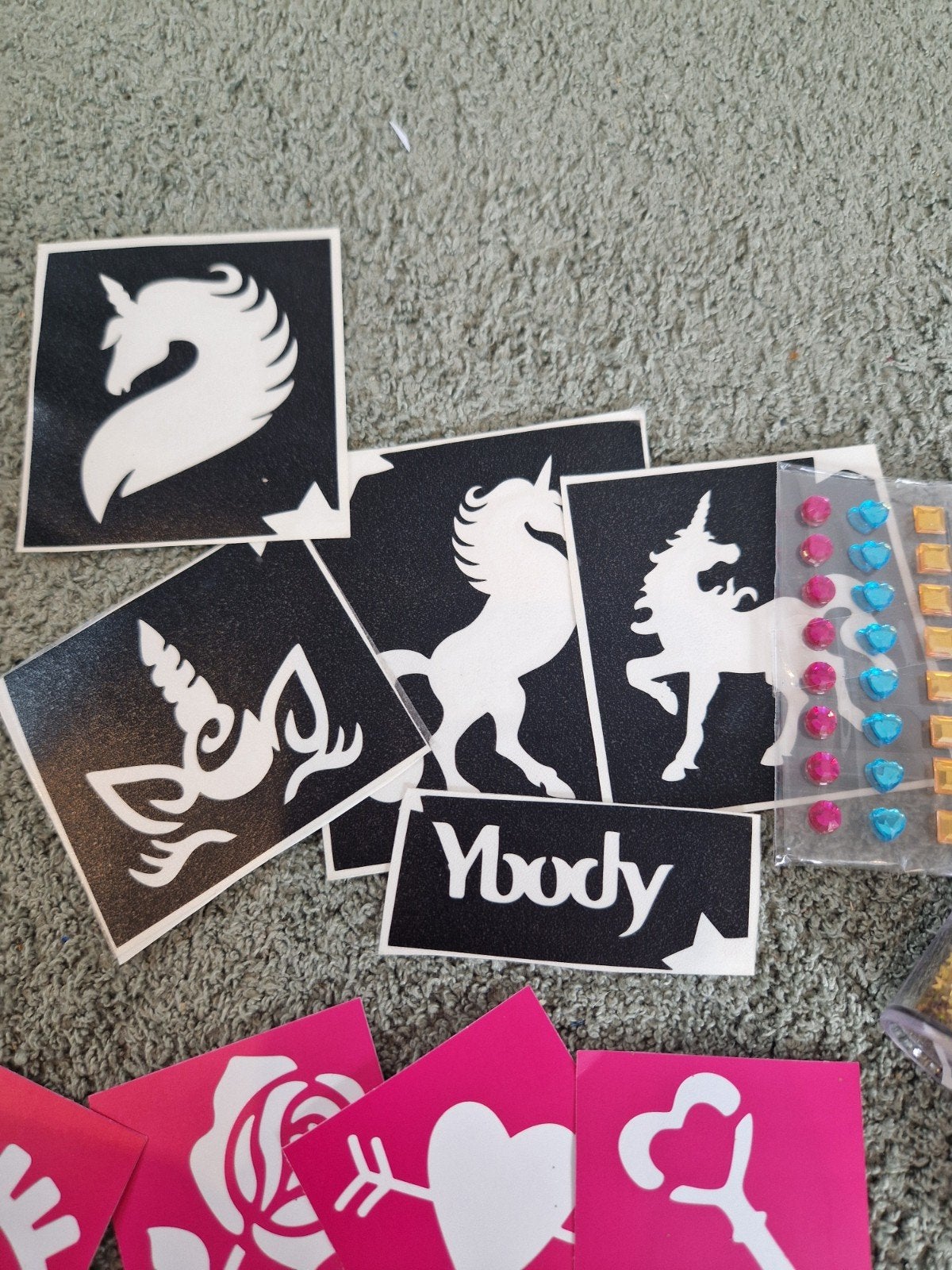 Glitter tattoo set met sjablonen en glitters, Dieren, Meerkleurig, Ophalen of Verzenden, Zo goed als nieuw
