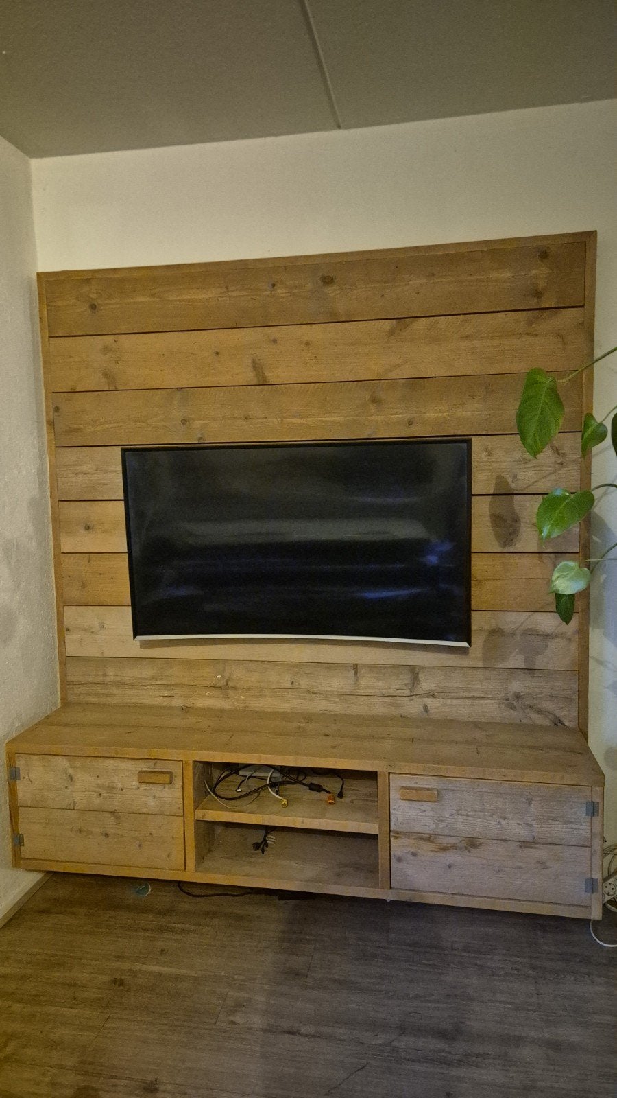 handgemaakte wandkast voor TV van Steigerhout, Ophalen, 200 cm of meer, Industrieel, Landelijk, 150 tot 200 cm