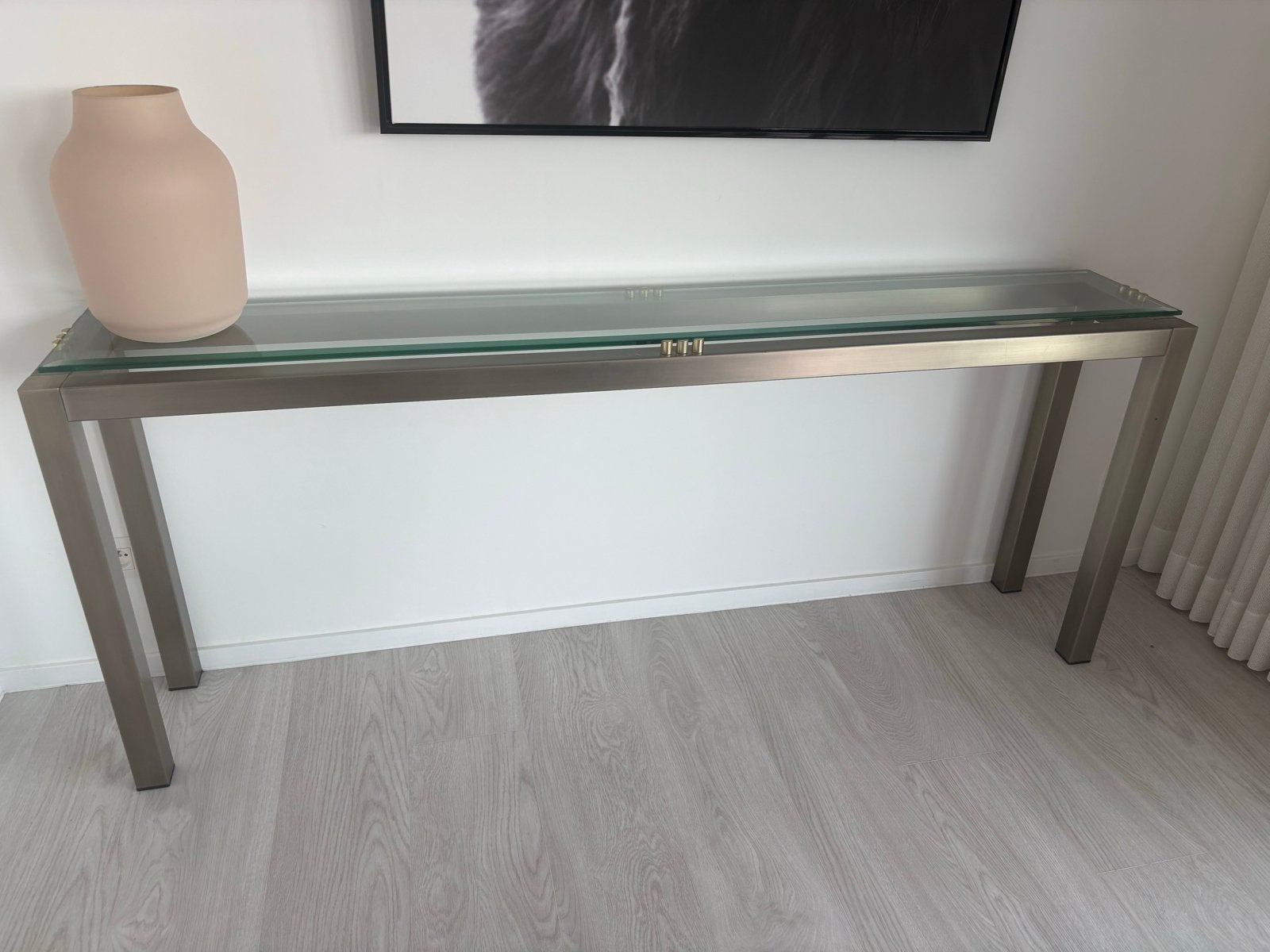 Strakke sidetable met glazen blad - 180x30x74 cm, Huis en Inrichting, Tafels | Sidetables, Ophalen, Gebruikt, Glas, 150 tot 200 cm