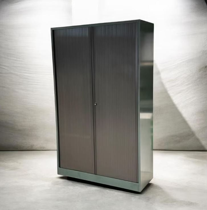 Ahrend Roldeurkast 19512045 cm | Groen/Zwart | Gebruikt, Gebruikt, 100 tot 150 cm, Ophalen of Verzenden, Metaal