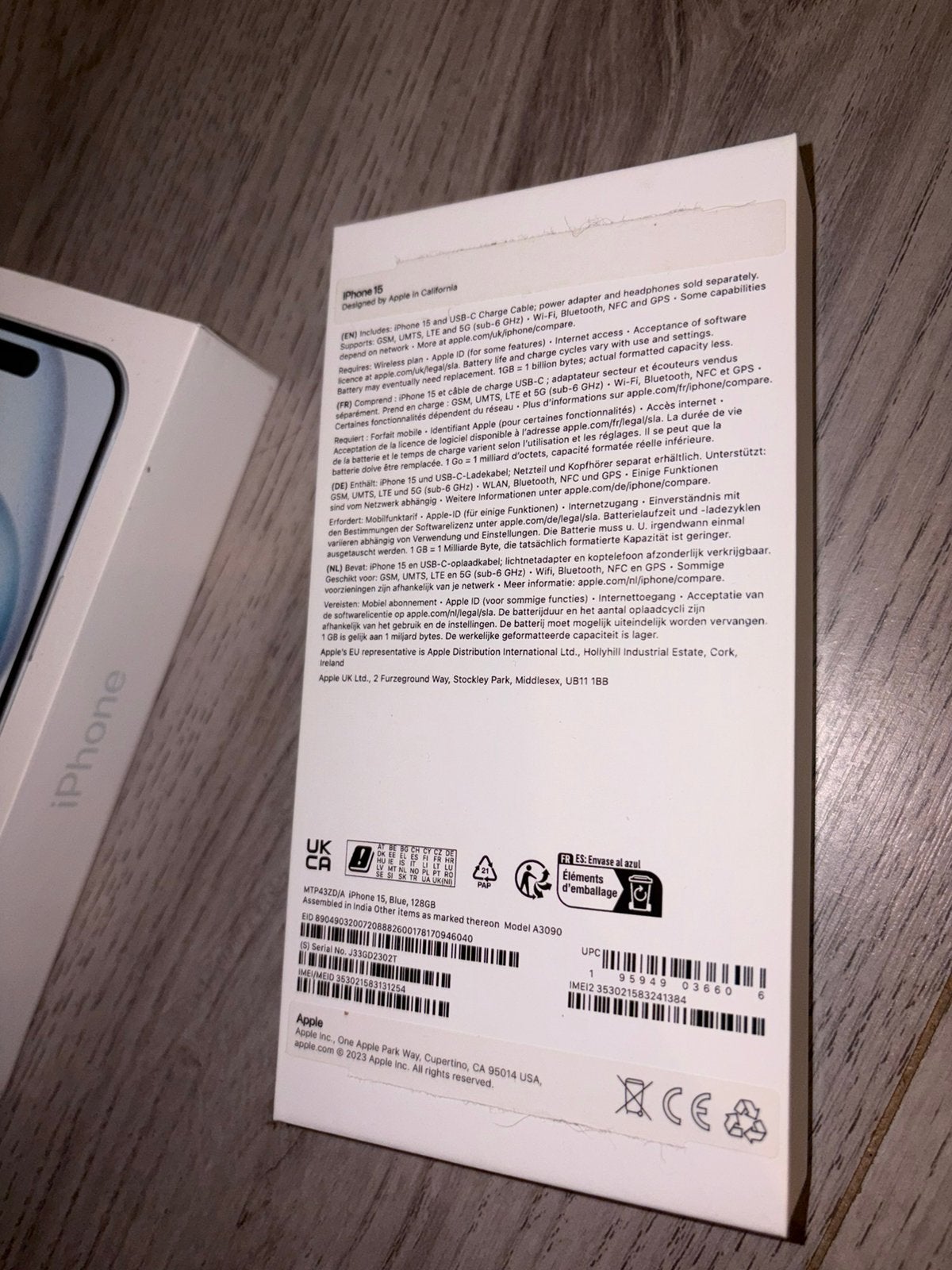 Foto 10 van Apple Iphone 15 licht blauw