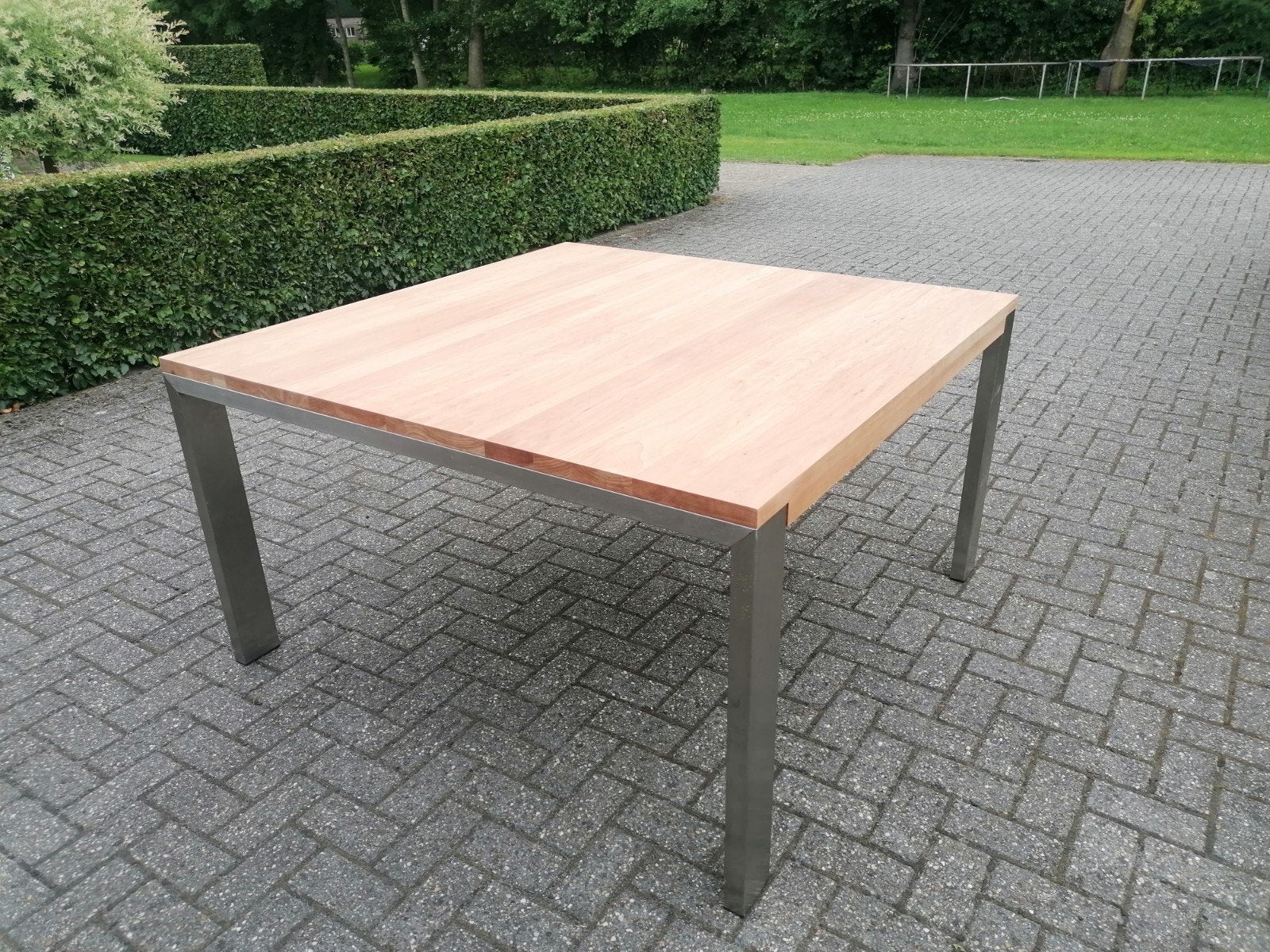 Kersenhouten eettafel 140x140 cm, 'Bridge' Eyerkamp, Huis en Inrichting, Tafels | Eettafels, Ophalen, Vierkant, Zo goed als nieuw