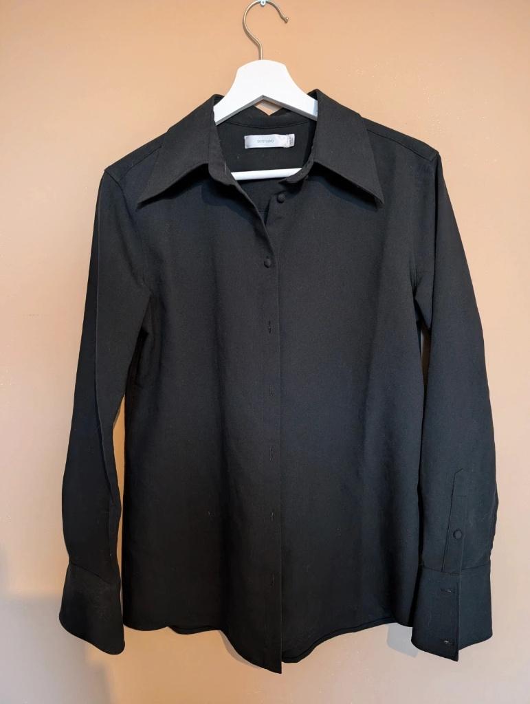 Prachtige zwarte Suistudio blouse – Maat M / 38, Kleding | Dames, Maat 38/40 (M), Zwart, Ophalen of Verzenden, Zo goed als nieuw
