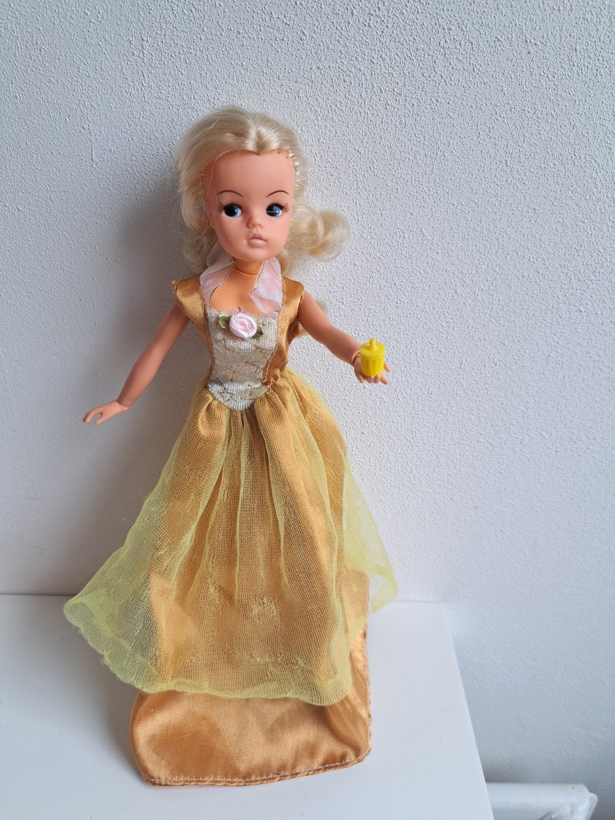 barbie fleur sindy kleding 2 euro per foto, Ophalen of Verzenden, Gebruikt, Kleertjes