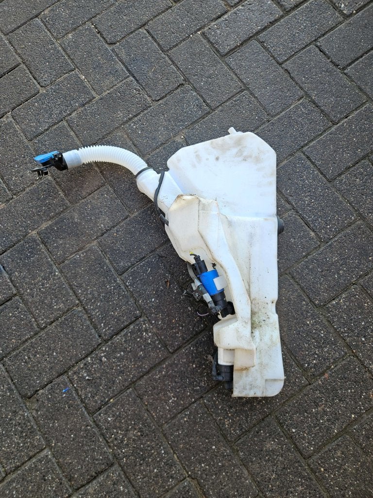 RUITENSPROEIERRESEROIR JAGUAR XE, Niet ingevuld, Gebruikt, Niet ingevuld, Ophalen of Verzenden