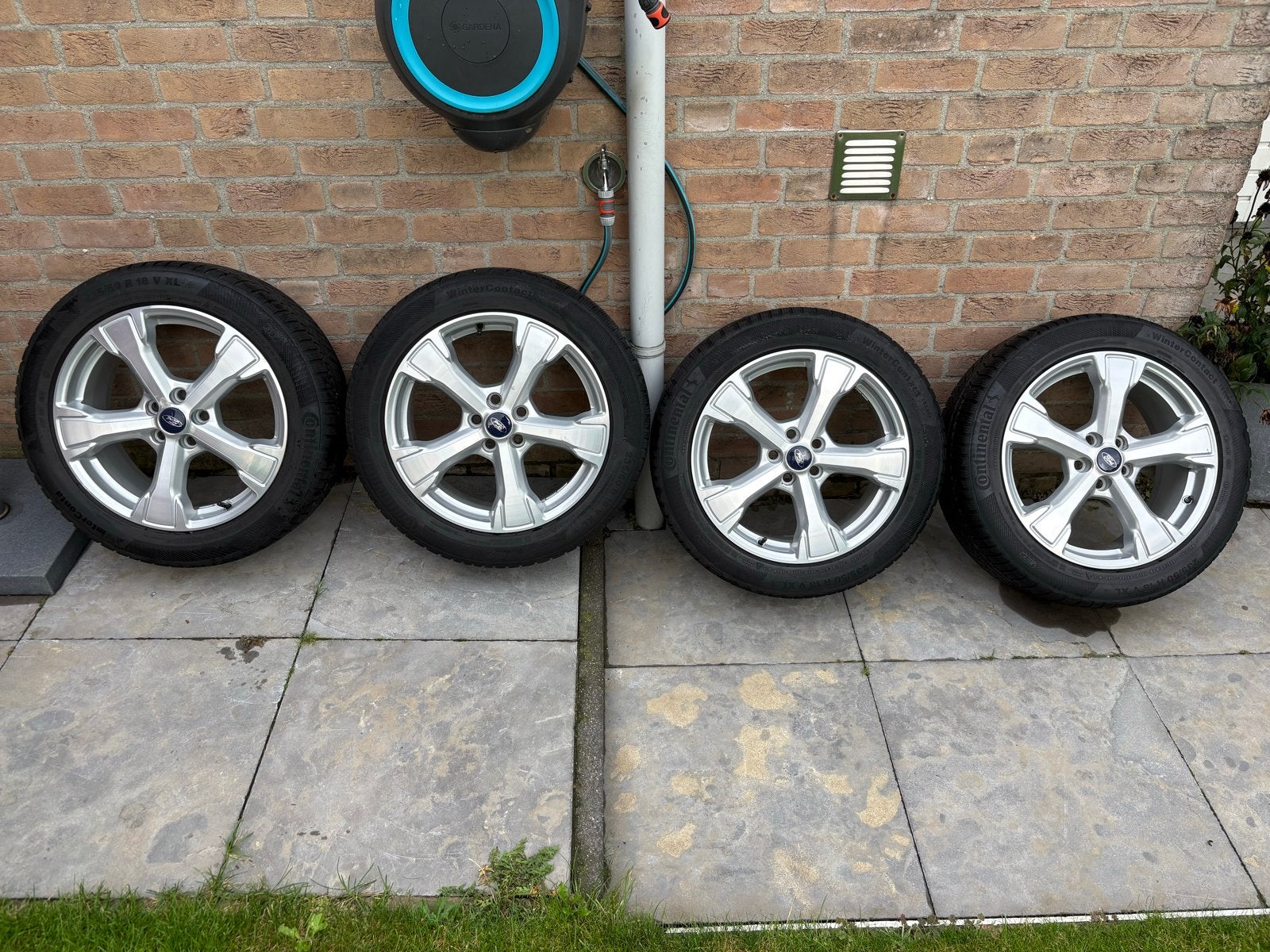 Continental winterbanden, originele 18" Ford Kuga, Auto-onderdelen, Ophalen, 18 inch, Gebruikt, Banden en Velgen