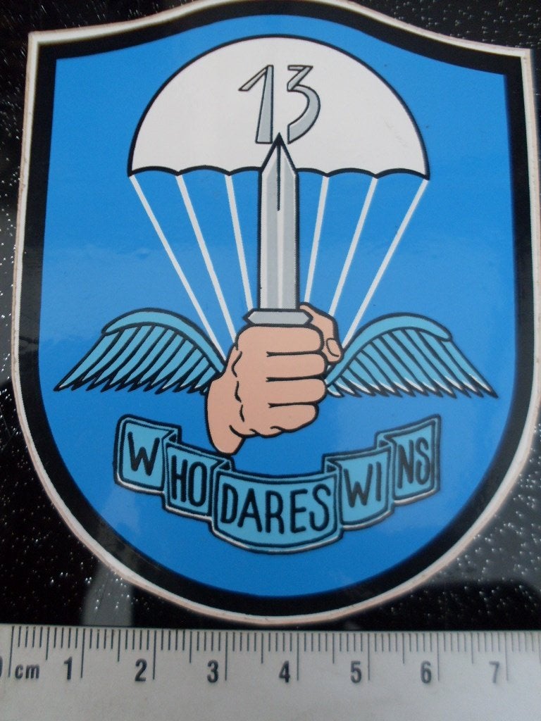 sticker squadron 13 who dares wins embleem wapen logo army, Verzenden, Zo goed als nieuw, Bedrijf of Vereniging