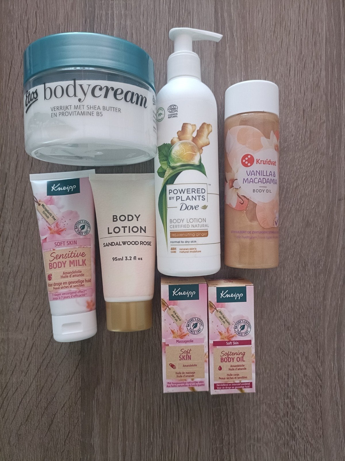 Grote partij bodycrèmes, lotions en oliën, Ophalen of Verzenden, Nieuw, Bodylotion, Crème of Olie