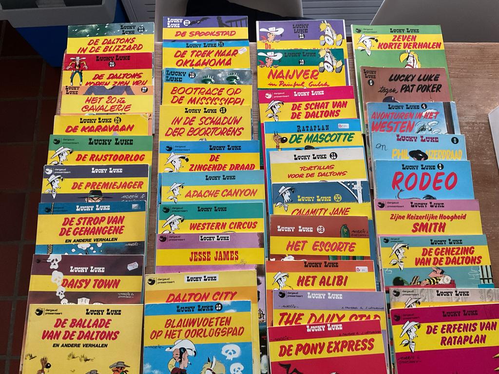 38 Lucky Luke stripboeken, Boeken, Meerdere stripboeken, Ophalen of Verzenden, Gelezen
