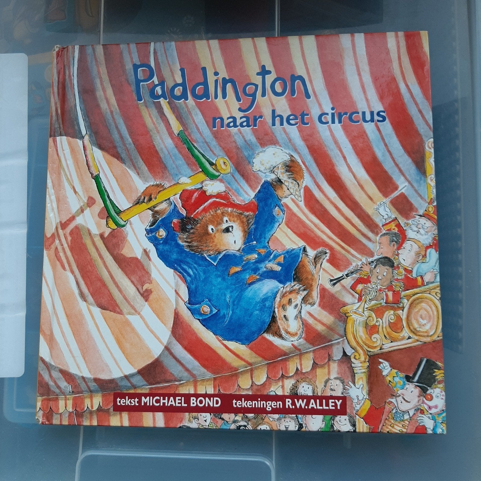 boek Paddington naar het circus, Bond & Alley, Ophalen of Verzenden, Fictie algemeen