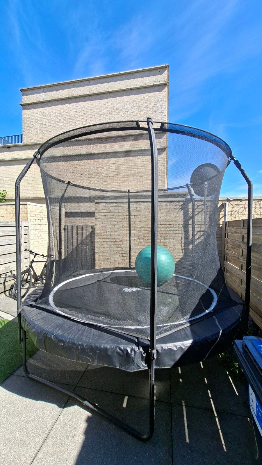 Salta Trampoline met Veiligheidsnet - Zo goed als nieuw, Kinderen en Baby's, Speelgoed | Buiten | Trampolines, Ophalen, Zo goed als nieuw