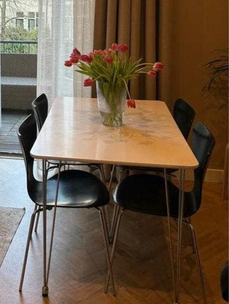 Eettafel jysk (zsm ophalen!!), Ophalen, Zo goed als nieuw, Rechthoekig, 50 tot 100 cm