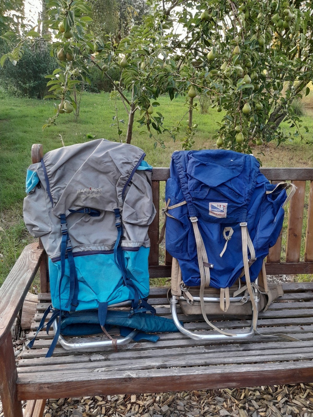 Vintage/ Retro Karrimor rugzakken Gratis, Ophalen
