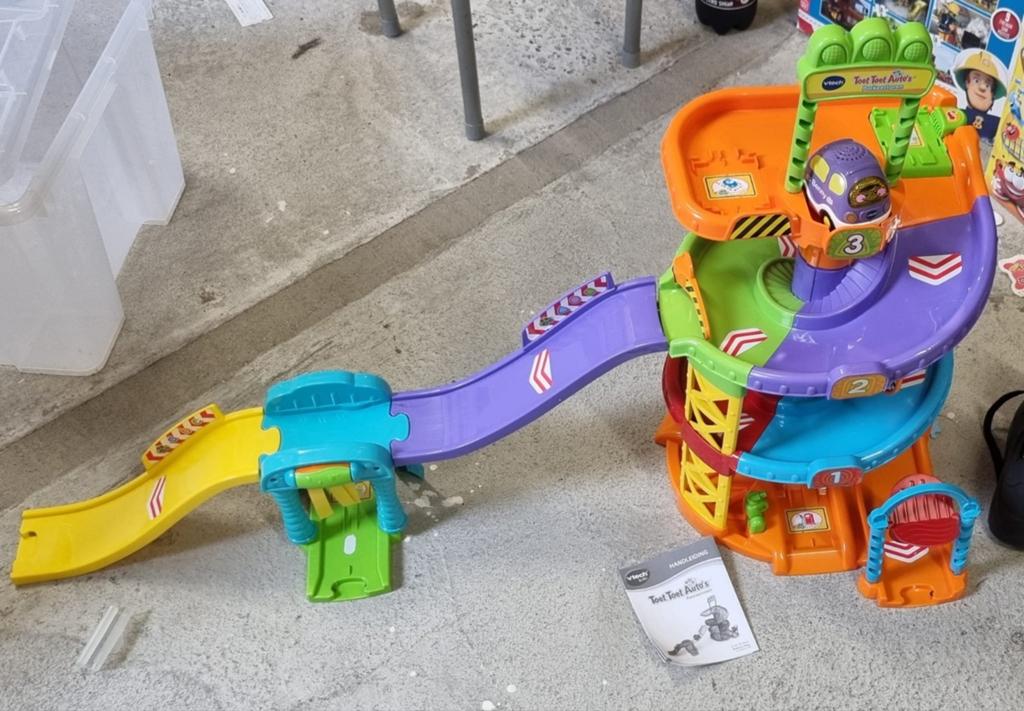 Toet toet parkeertoren, Kinderen en Baby's, Speelgoed | Vtech, Ophalen, Zo goed als nieuw, 2 tot 4 jaar