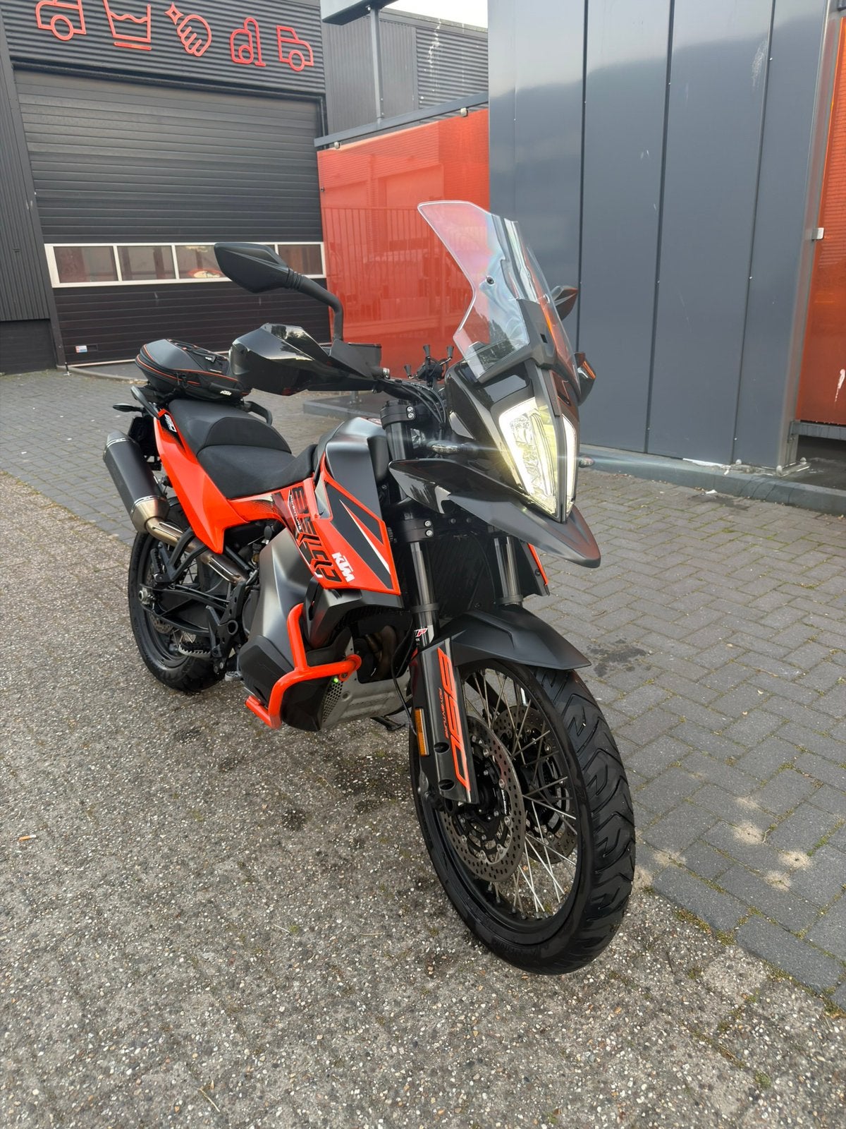 KTM 890 Adventure | REMUS Uitlaat | Dealer onderhouden, 2 cilinders, Motorrijbewijs A, Particulier, Meer dan 35 kW