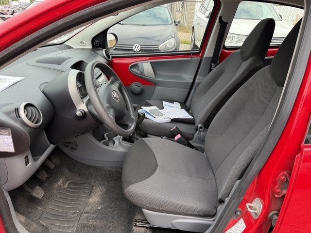 Toyota Aygo 1.0-12V + APK T/M 19-1-2027, Voorwielaandrijving, Stof, Gebruikt, Zwart