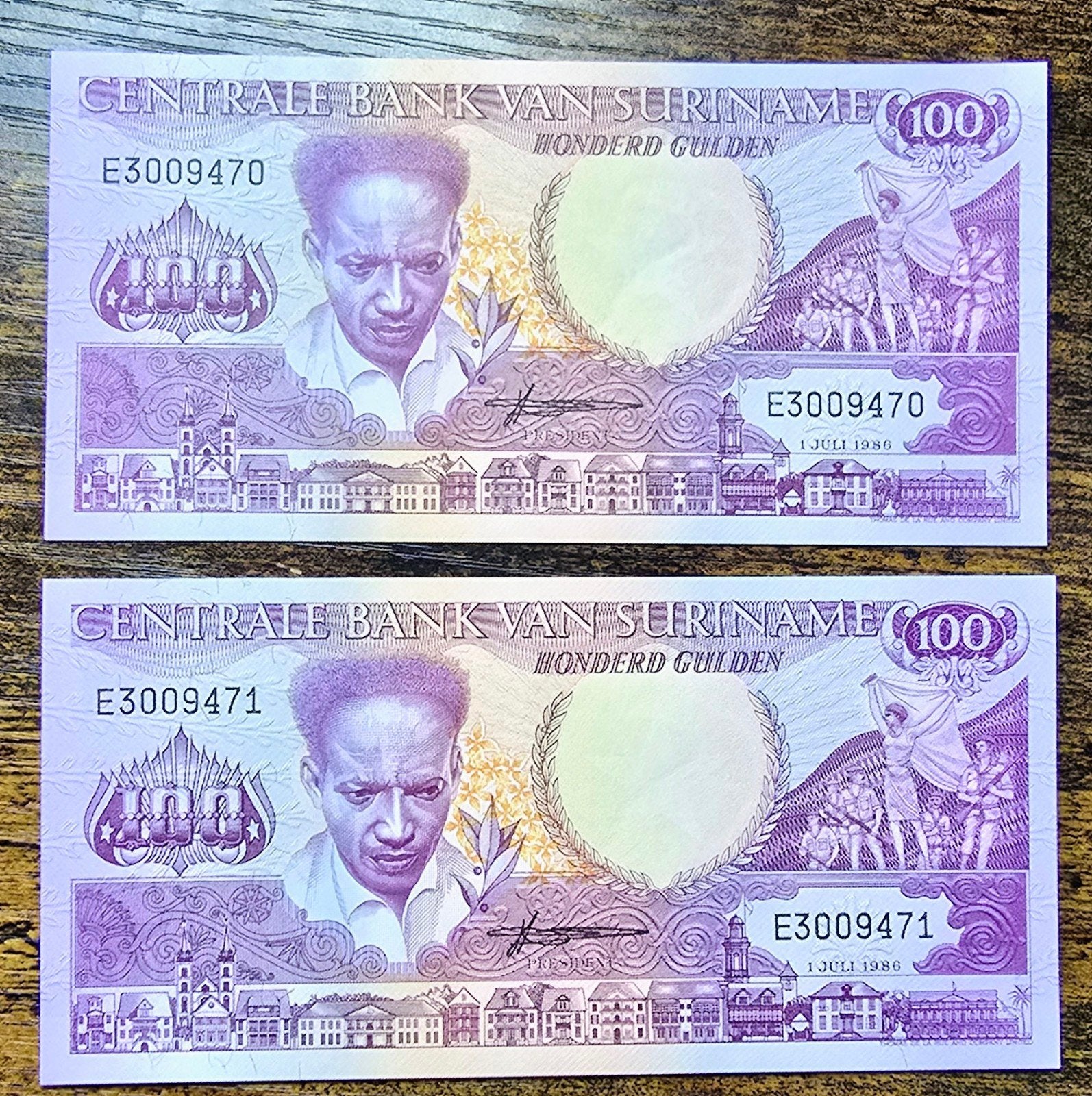 2x 100 Gulden Suriname 1986 - Centraal Bank, Postzegels en Munten, Ophalen of Verzenden, Zuid-Amerika, Setje