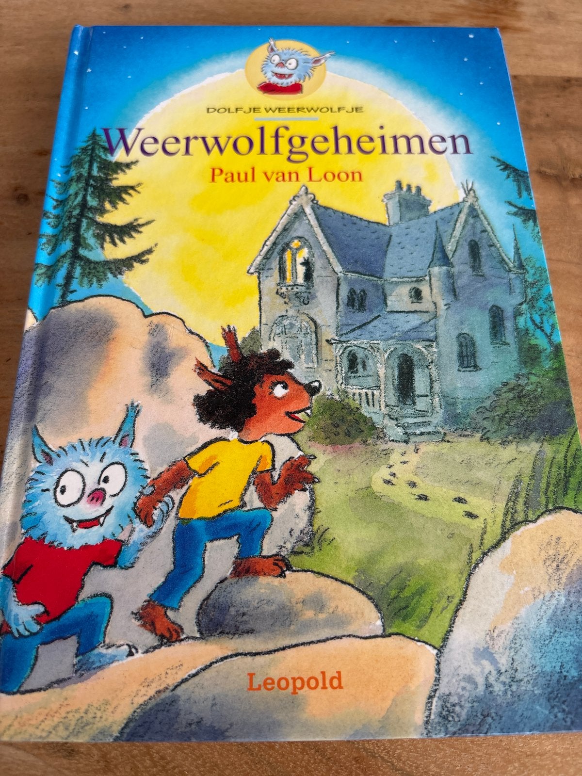 Dolfje Weerwolfje - Weerwolfgeheimen - Paul van Loon, Boeken, Kinderboeken | Jeugd | onder 10 jaar, Ophalen of Verzenden, Zo goed als nieuw