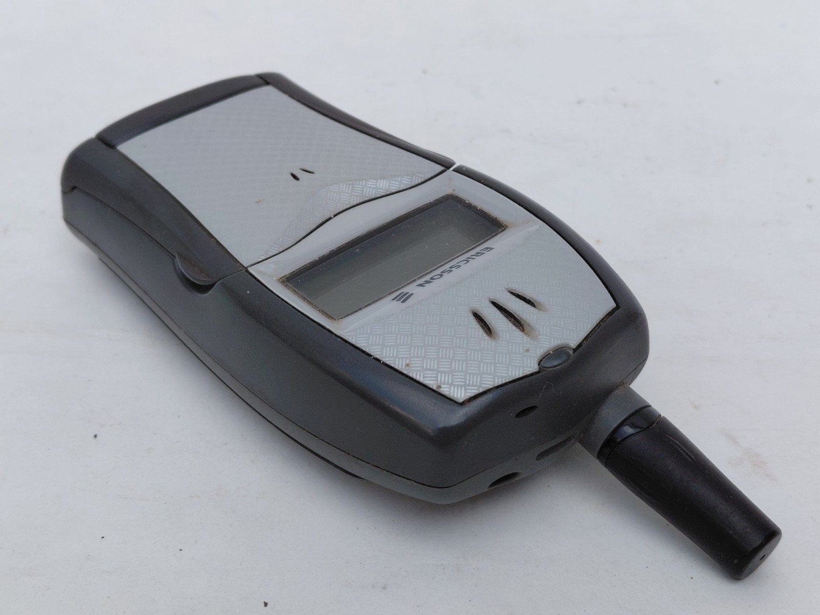 Vintage Ericsson telefoon, Ophalen of Verzenden, Zo goed als nieuw, Geen camera, Inklapmodel