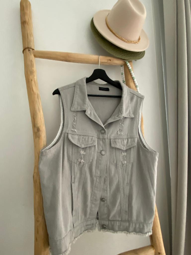 Lichtgrijze spijker gilet Loekay maat S/M, Kleding | Dames, Bodywarmers, Ophalen of Verzenden, Nieuw, Grijs