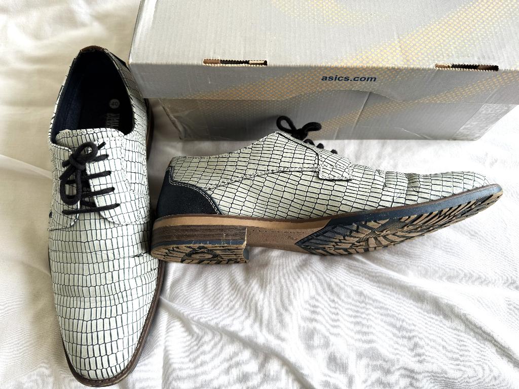 Emilio Salvatini veterschoenen mt. 40, créme-blauw., Overige kleuren, Emilio Salvatini, Ophalen of Verzenden, Zo goed als nieuw
