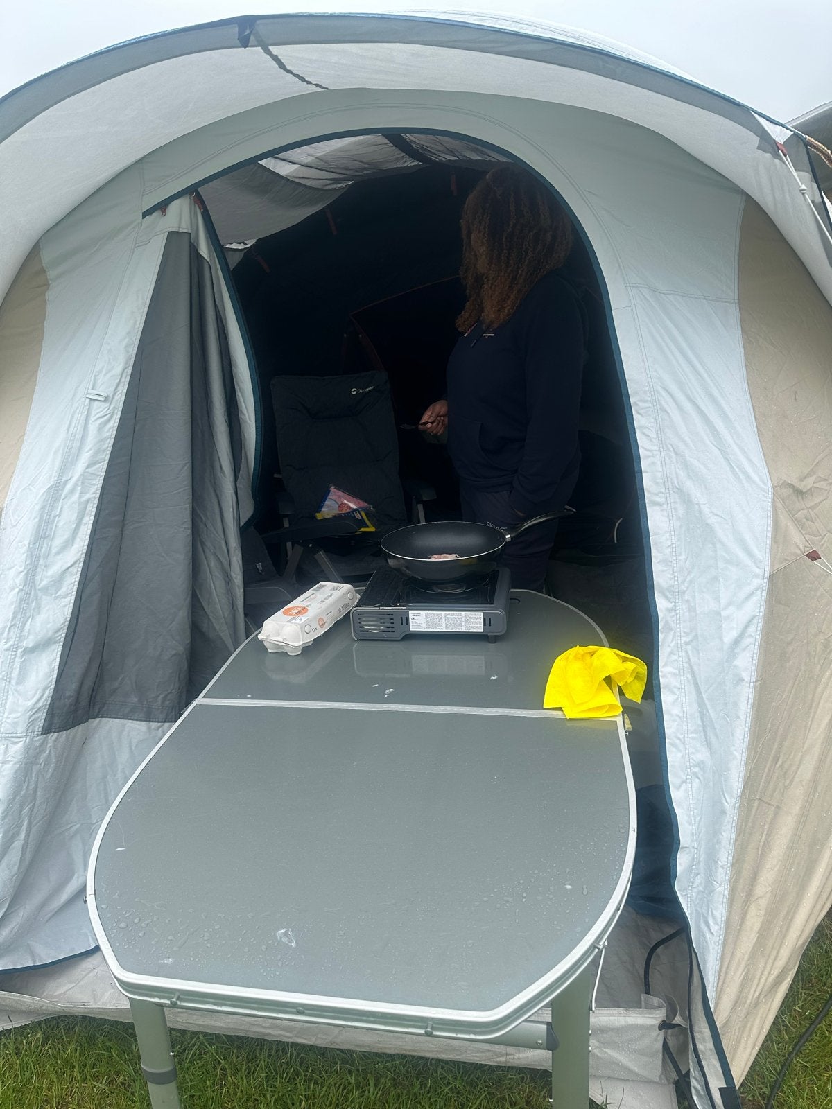 Opblaasbare tent voor 4 personen - Ideaal voor kamperen, Caravans en Kamperen, Tenten, Ophalen, Gebruikt, Tot en met 4
