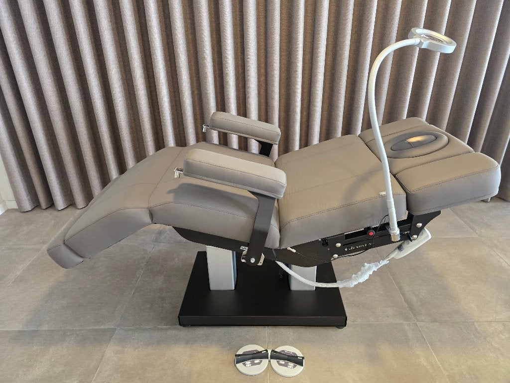 Gharieni Hybride behandelstoel 601, Ophalen of Verzenden, Nieuw, Massagetafel