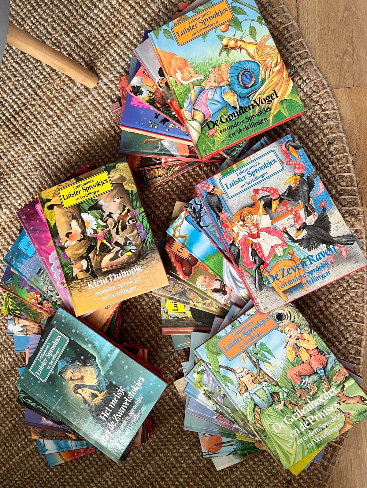 30 Lecturama Luister Sprookjes boeken en 16 cassettebandjes, Ophalen of Verzenden, Gelezen
