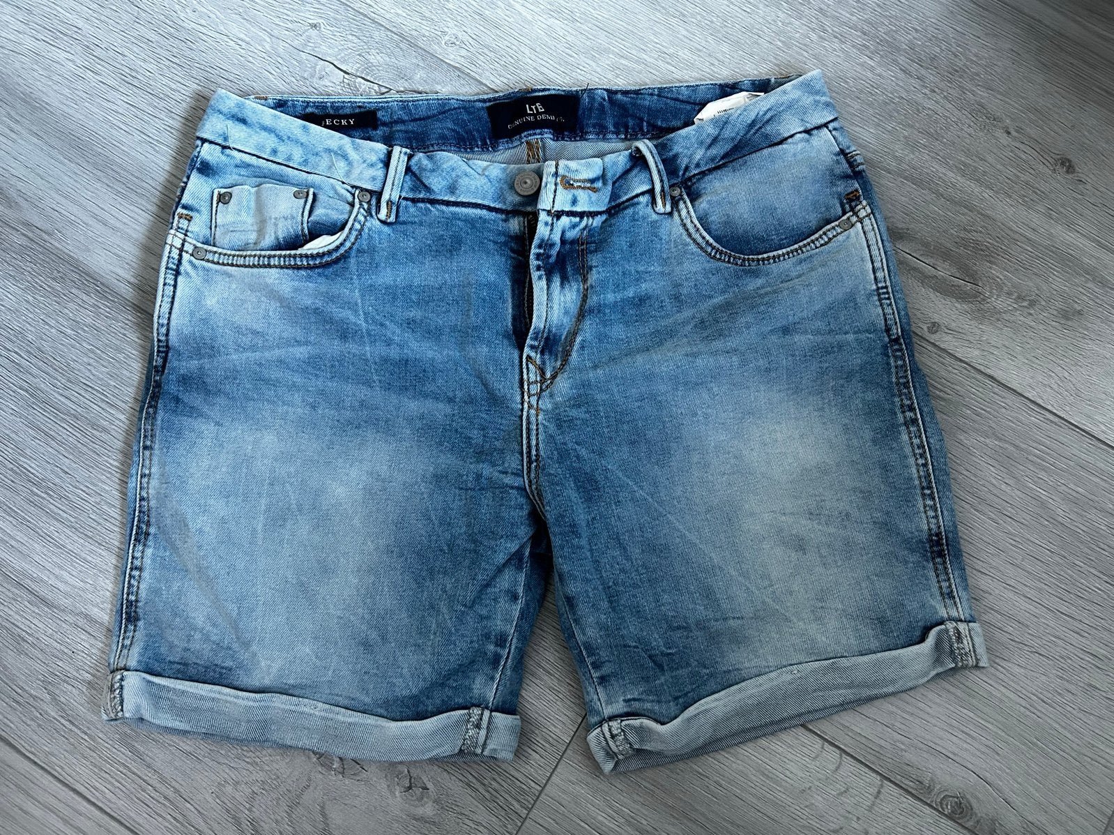 LTB spijkerbroek jeans shorts maat L, Ophalen of Verzenden, Zo goed als nieuw, Blauw, W28 - W29 (confectie 36)