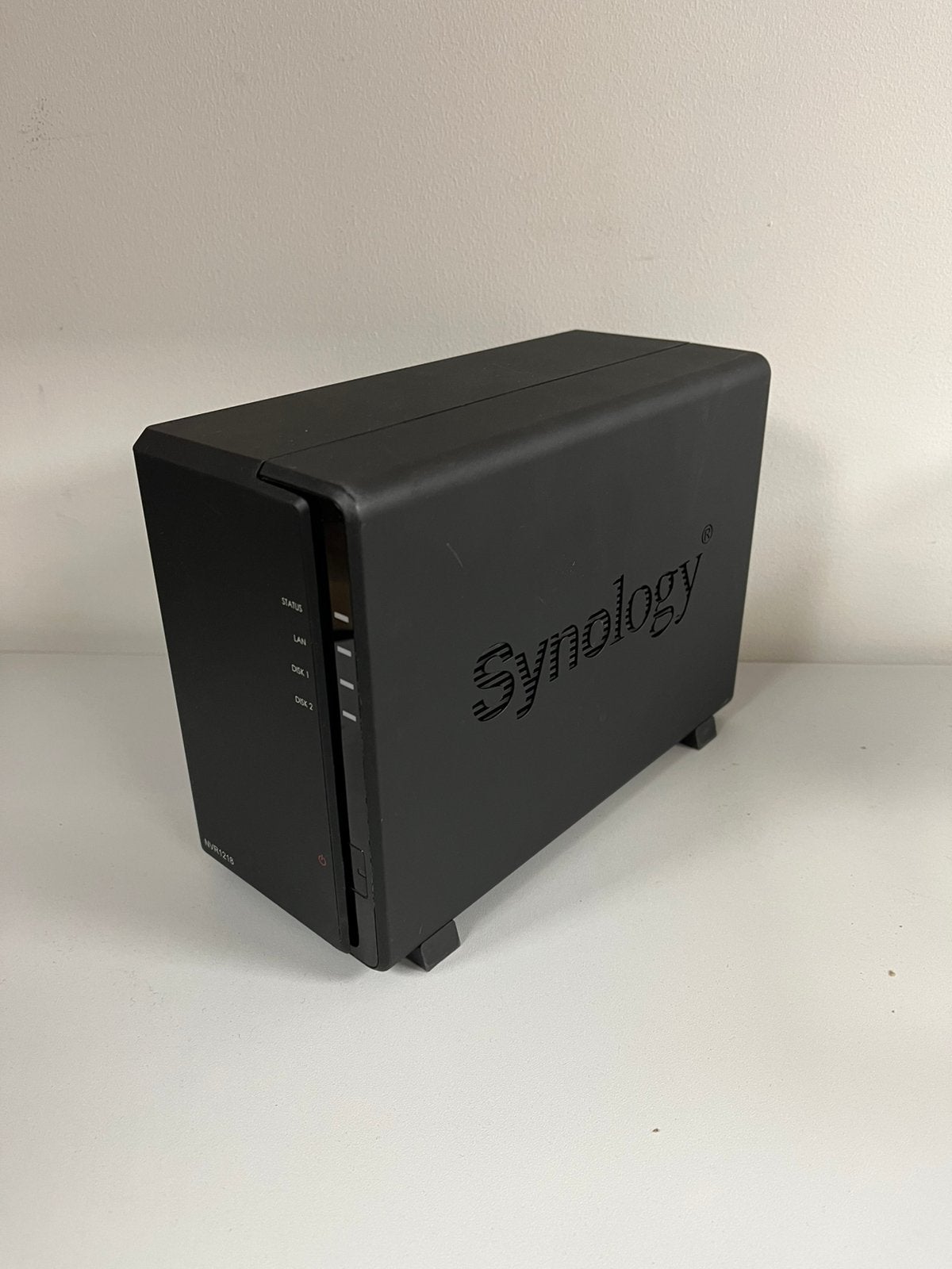 Synology NVR1218 + 2 TB harde schijf, Ophalen of Verzenden, Zo goed als nieuw