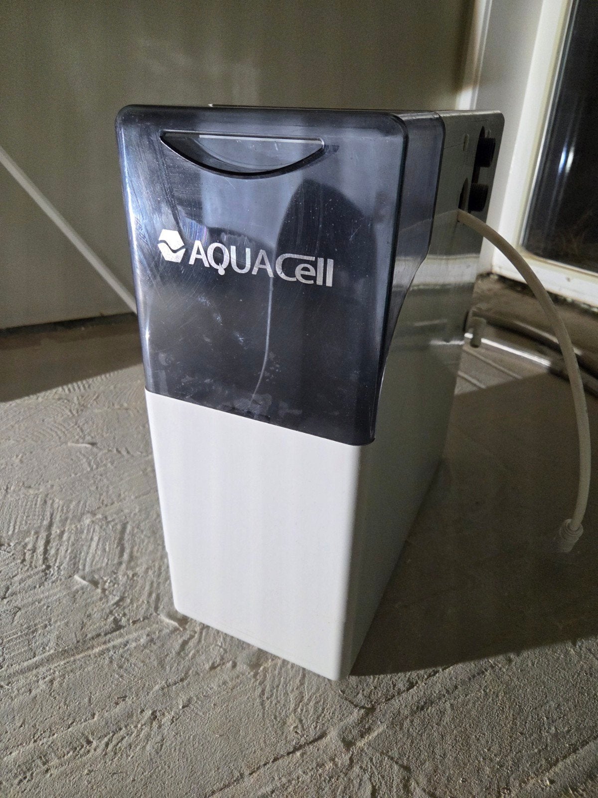 Aquacell waterontharder 2012 met 14 pakken blokzout, Ophalen, Gebruikt