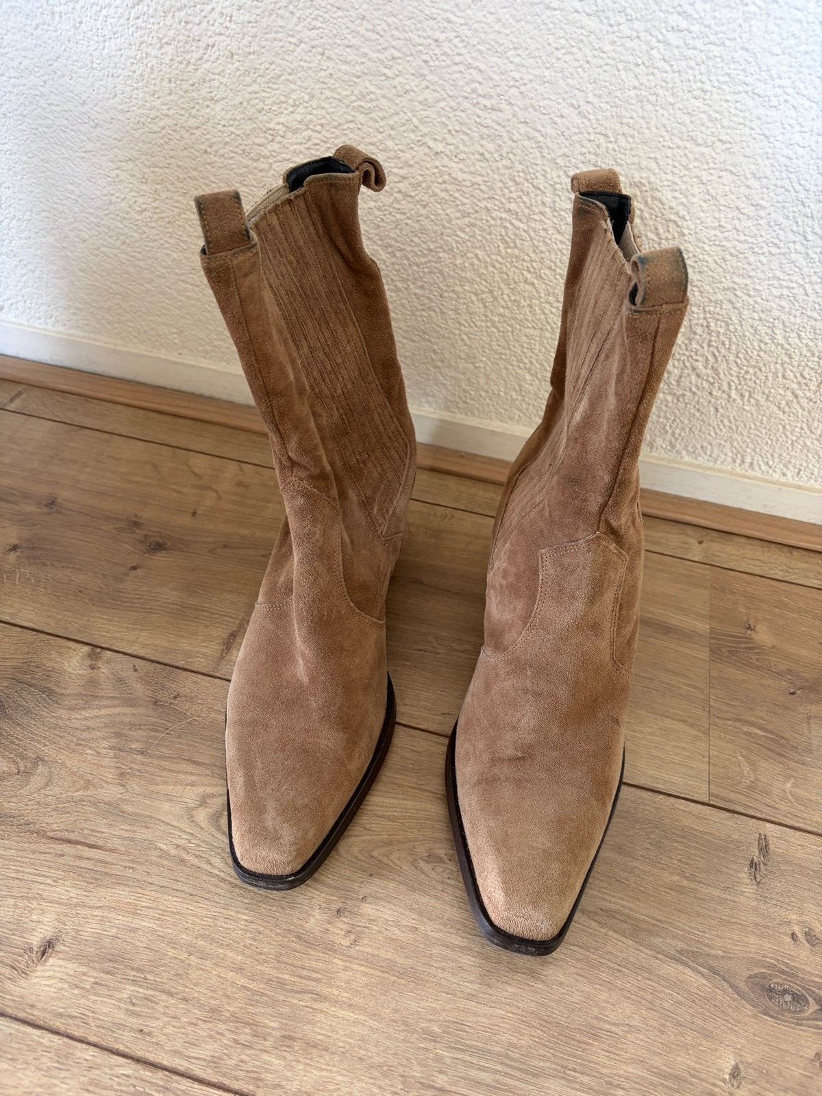 Beige suède cowboylaarzen, Kleding | Dames, Schoenen, Beige, Lage of Enkellaarzen, Ophalen of Verzenden, Zo goed als nieuw