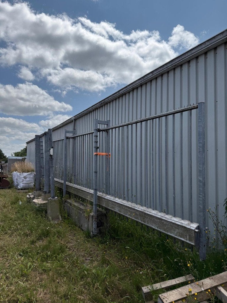 Vrijdragende schuifpoort Heras, Ophalen, Gebruikt, Staal, Schuifpoort