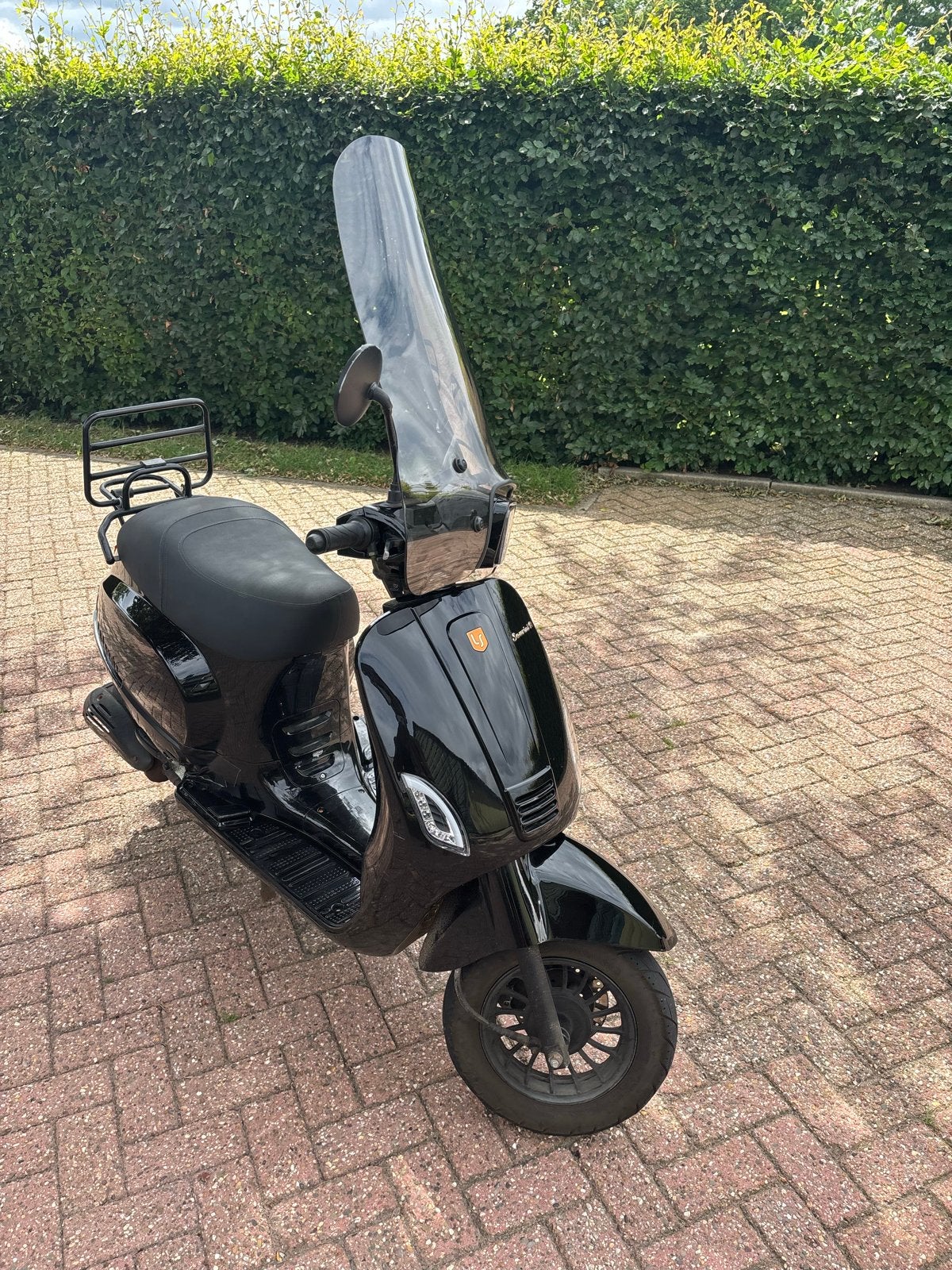 Zwarte La Souris scooter met windscherm en bagagerek, Ophalen of Verzenden, Zo goed als nieuw, Benzine, Overige merken