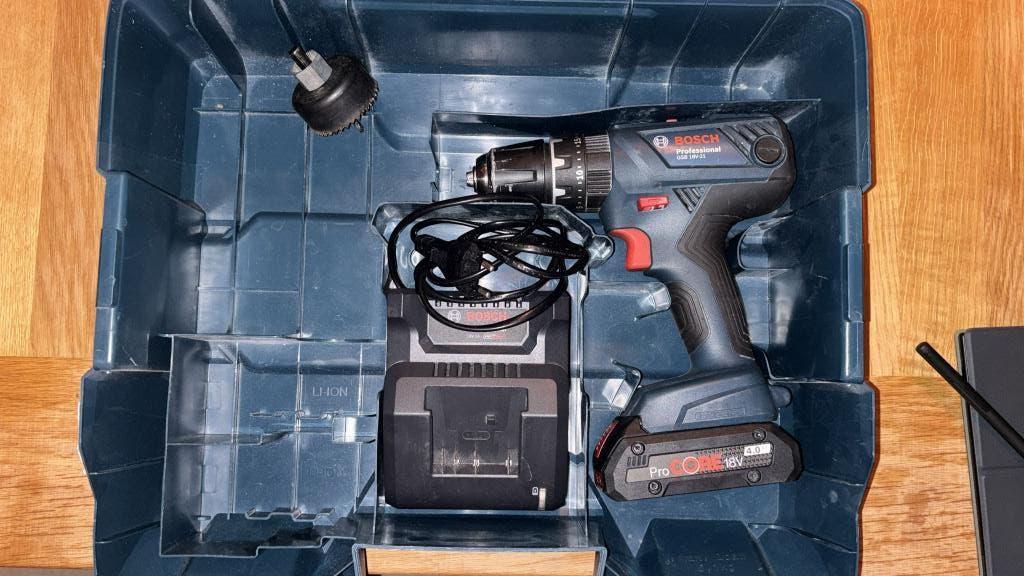 bosch schroefboor kit met pro core accu, Doe-het-zelf en Verbouw, Ophalen of Verzenden, Gebruikt, Boormachine, Variabele snelheid