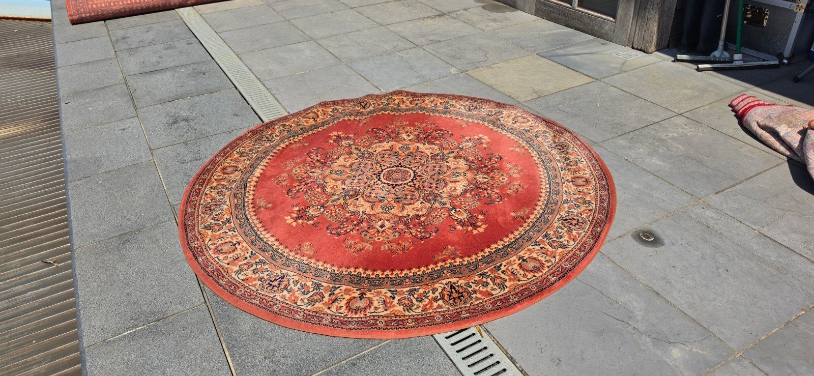 Prachtig groot vintage oud roze Perzisch tapijt rond, Huis en Inrichting, Stoffering | Tapijten en Kleden, Perzisch, 150 tot 200 cm