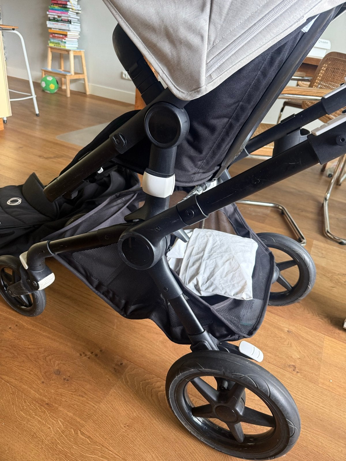 Bugaboo Fox 2 Complete Set - Zwart met extra kap en adapters, Bugaboo, Ophalen of Verzenden, Zo goed als nieuw, Combiwagen