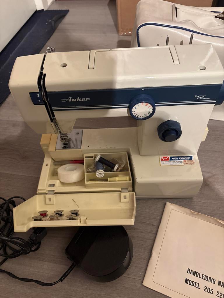Anker naaimachine met handleiding, Hobby en Vrije tijd, Naaimachines en Toebehoren, Ophalen, Gebruikt, Naaimachine, Overige merken