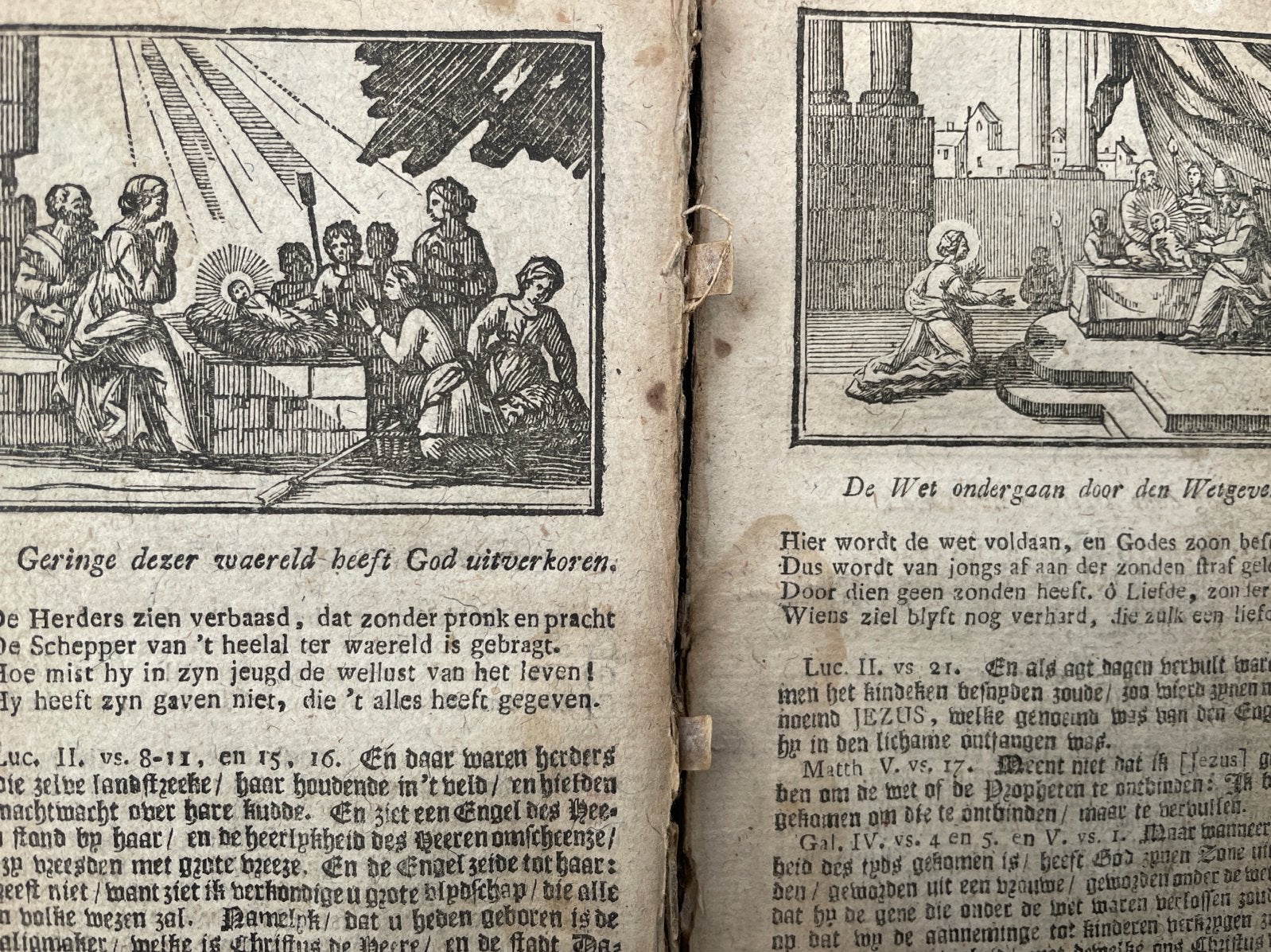 Oude Bijbel  met illustraties en tekst 9 x 14 cm, Ophalen of Verzenden