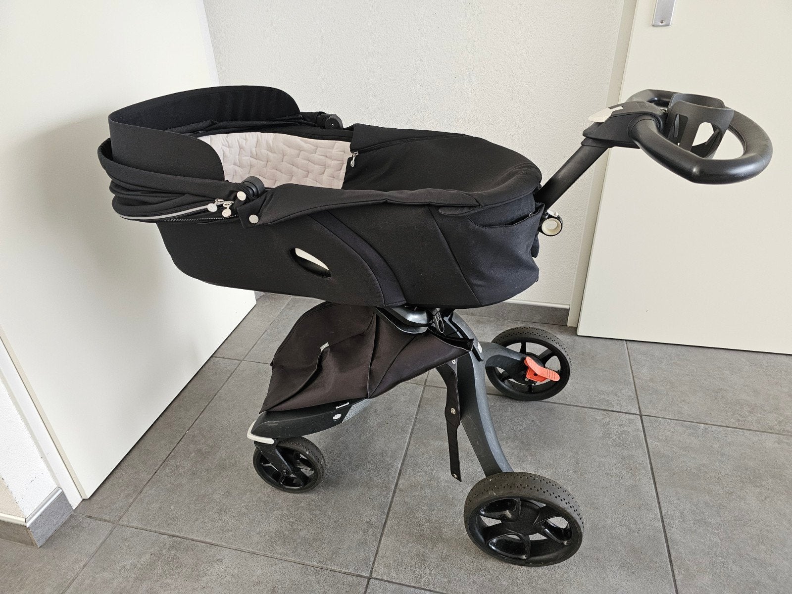 Stokke Xplory V6 Combiwagen 3-in-1 met accessoires, Zo goed als nieuw, Combiwagen, Verstelbare duwstang, Ophalen
