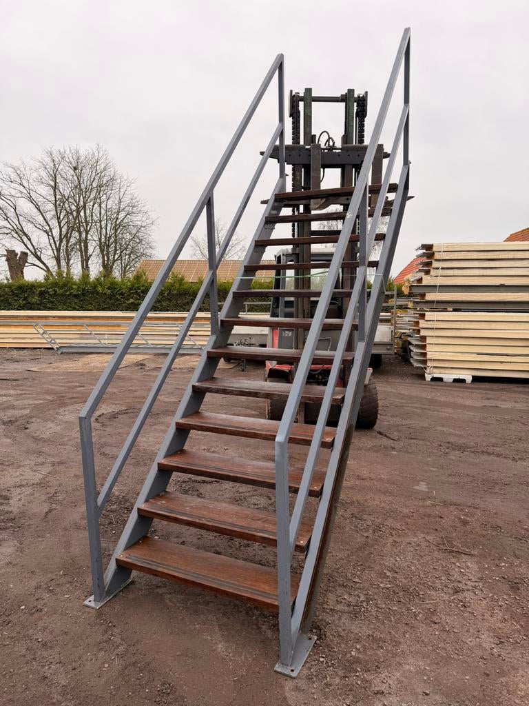 Stalen steektrap bordestrap wenteltrap trap trappen, Ophalen of Verzenden, Zo goed als nieuw, 2 tot 4 meter
