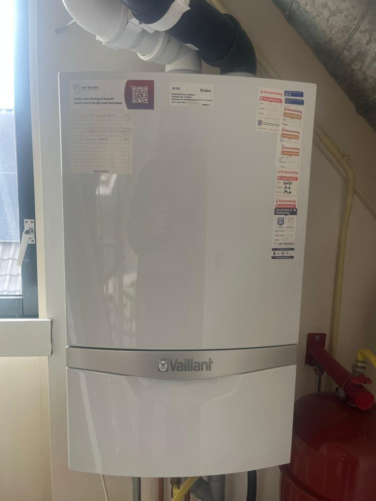 Vaillant ecoTEC plus CV-ketel - Goed onderhouden, Ophalen, Geiser, Zo goed als nieuw, Minder dan 20 liter