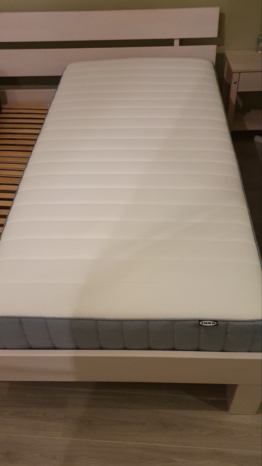 IKEA VALEVÅG matras 90x200 cm - Zo goed als nieuw, Huis en Inrichting, Ophalen, 90 cm, Eenpersoons, Zo goed als nieuw