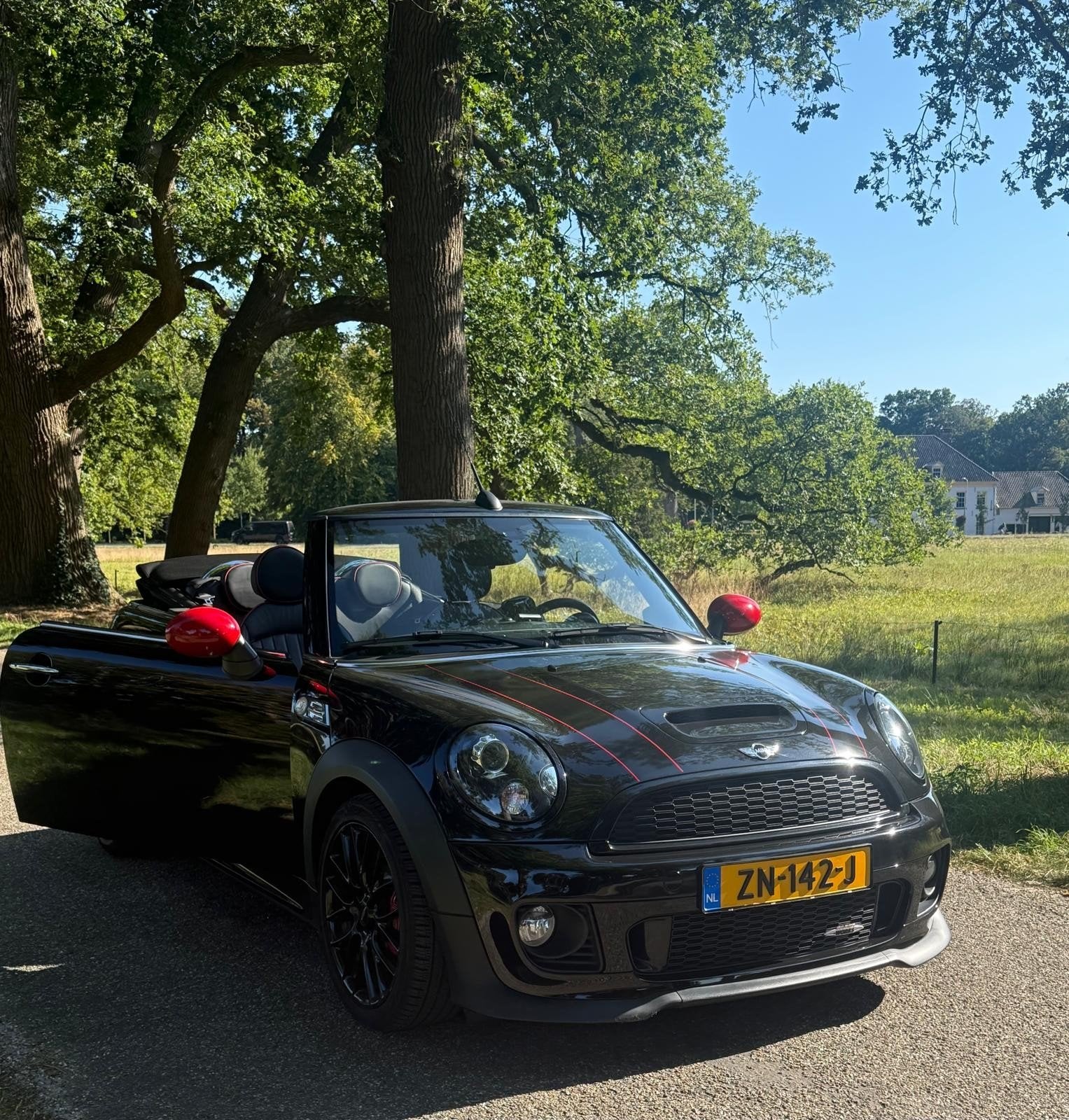 Mini JCW 1.6 John Cooper Works Cabrio 2014 Zwart, Auto's, Mini, Voorwielaandrijving, 15 km/l, 4 cilinders, Cabriolet