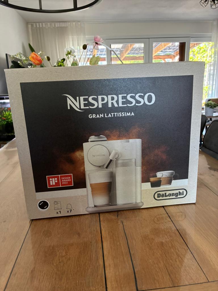 Nespresso gran lattissima zwart, *NIEUW*, Witgoed en Apparatuur, Koffiezetapparaten, 10 kopjes of meer, Ophalen of Verzenden, Koffiepads en cups