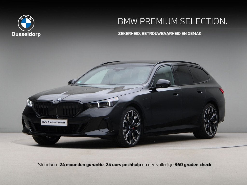 BMW 5 Serie 550e xDrive (bj 2025, automaat), Auto's, BMW, Automaat, Gebruikt, Overige brandstoffen, Zwart
