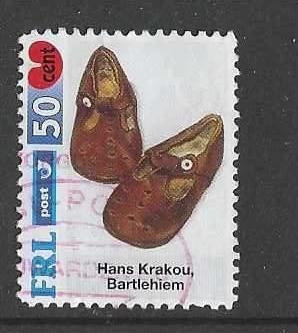 1998 - Fryslan post museumkunst Hans Krakau sandalen 50 ct, Postzegels en Munten, Ophalen of Verzenden, Na 1940, Gestempeld