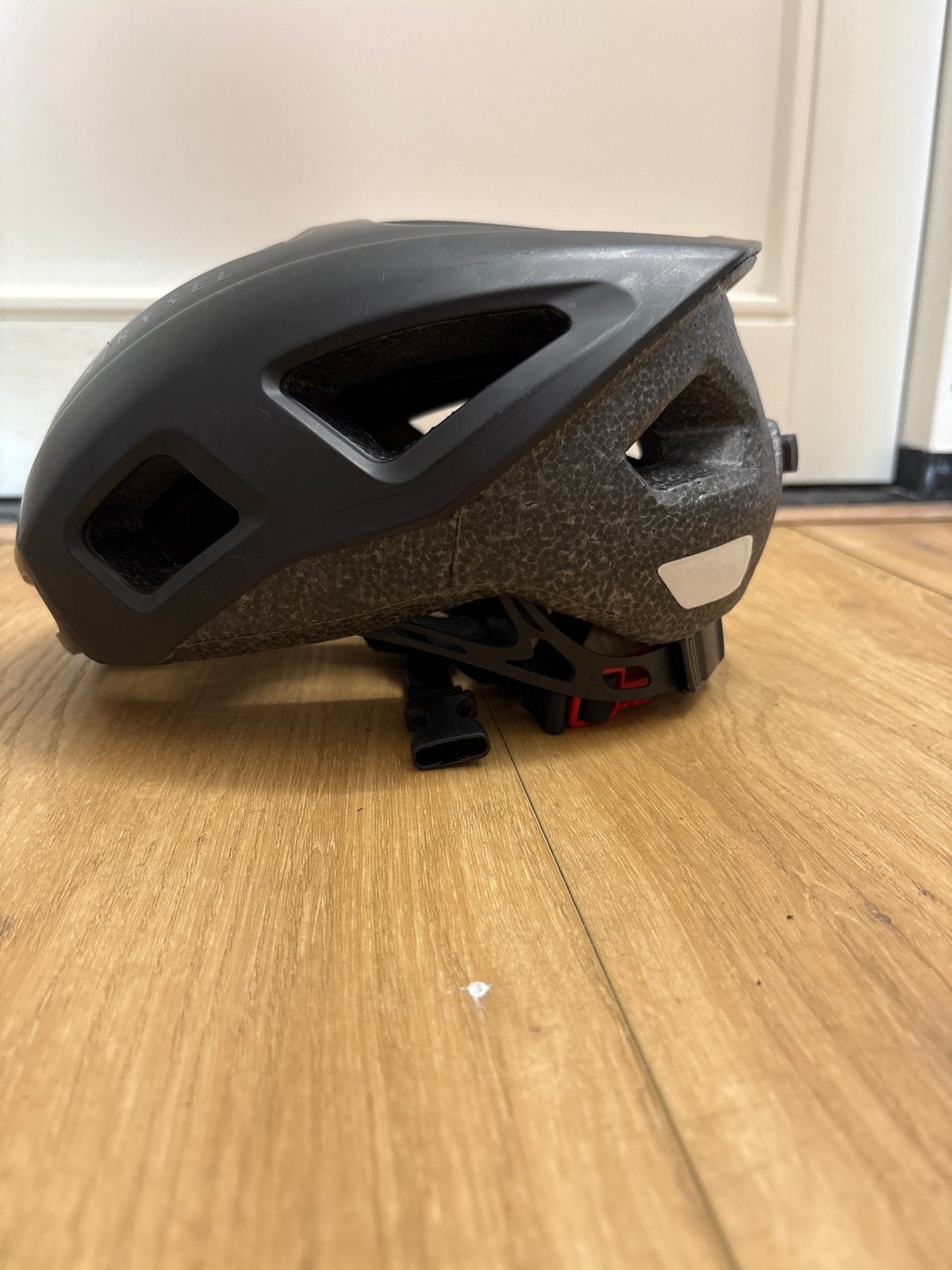 Decathlon Fietshelm - Zwart, Fietsen en Brommers, Fietsaccessoires | Fietshelmen, Ophalen, Gebruikt, Overige maten, Heer of Dame