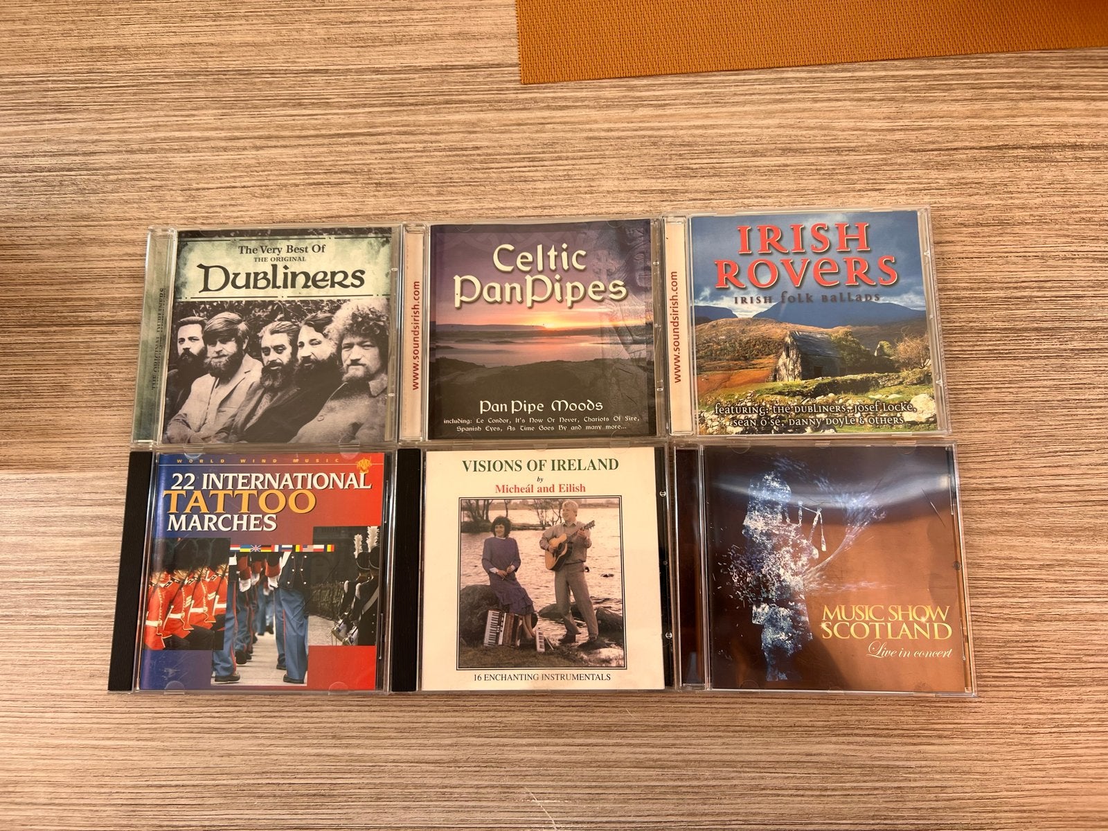 Diverse CD's: Ierse en Schotse Folk, Panfluit, Marches, Gebruikt, Verzamelalbum, Inclusief doosje, Keltisch